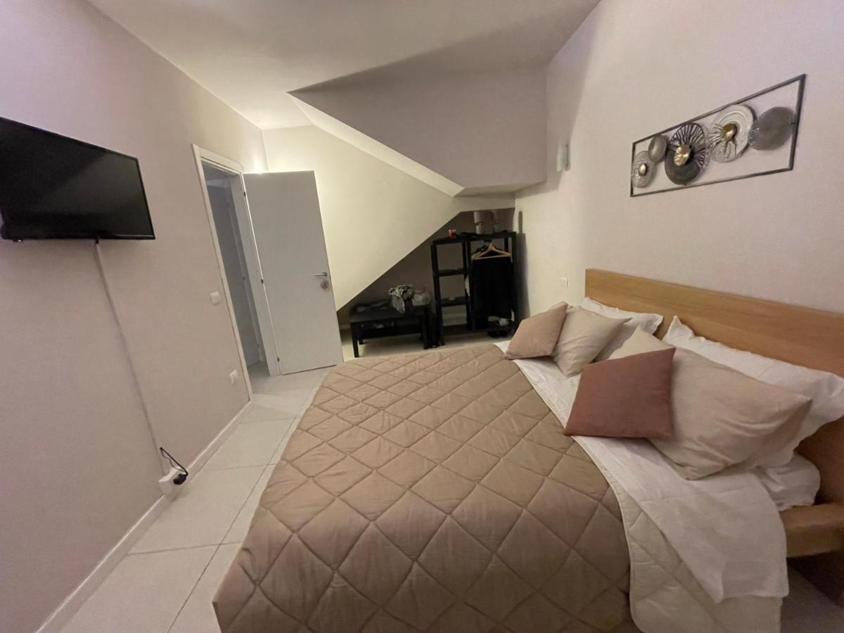 Hotel 100 Passi Palermo Esterno foto